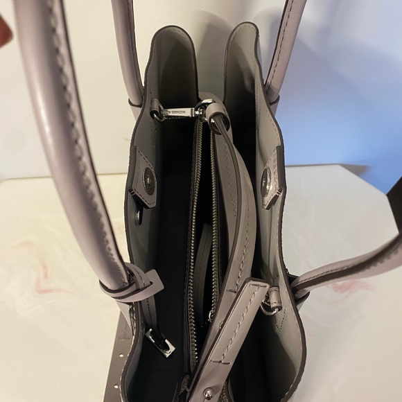 Michael Kors Structured bag with crossbody strap. Perfect condition. - Picture 3 of 4